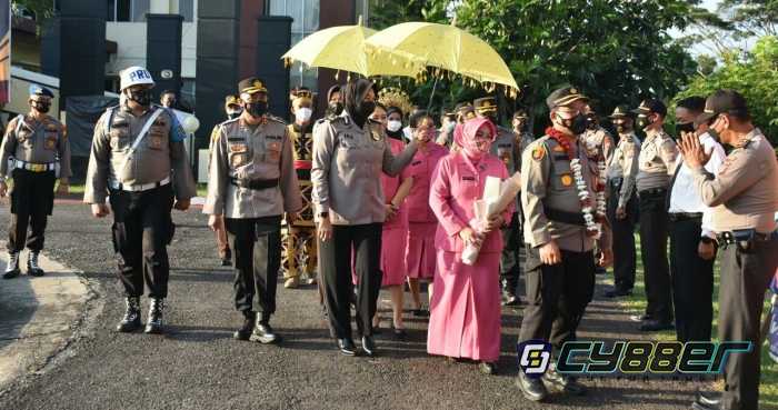 Acara Perpisahan dan Sertijab Kapolres Kuansing
