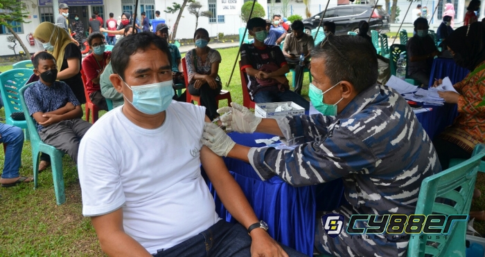 Sebanyak 138 Warga Dumai Suntik Vaksin COVID-19 di Markas TNI AL