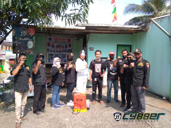 Sambut HUT Kemerdekaan RI ke-76, Ormas Gibas Sektor Cibinong Lakukan Bakti Sosial