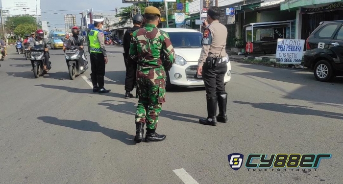Perketat Penyekatan PPKM Darurat Level 4, Sat Brimob Polda Jabar Bantu Polres Cirebon Kota