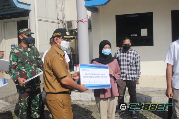 PT Krakatau Stell Grup Menyerahkan Bantuan Untuk Masyarakat Cilegon Akibat C-19