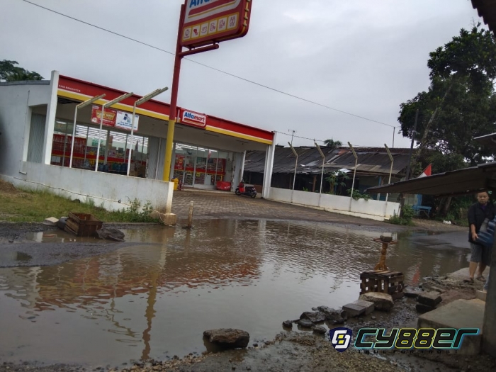 Jalan Rusak, Kado Indah Untuk Kota Serang Yang Berulang Tahun