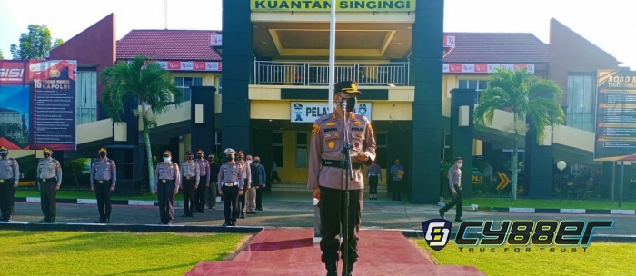 Kapolres Kuansing AKBP Rendra Oktha Dinata,SIK M.Si Pimpin Apel Perdana
