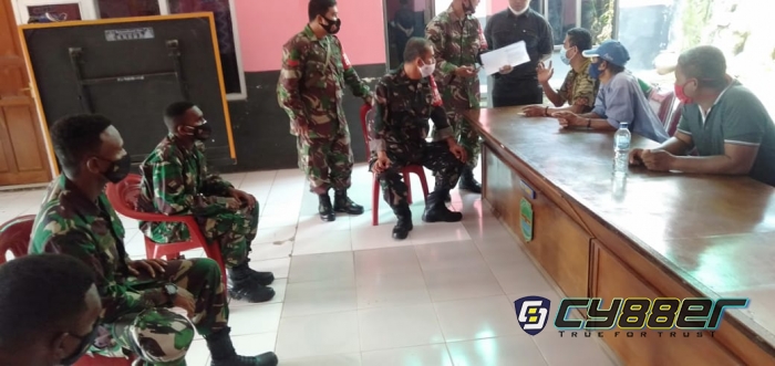 Ketua BPD Cisampih Apresiasi Bansos Kodim 0605 Subang