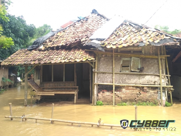 Tinggal di Gubuk Nyaris Roboh, Warga Sikluk Hanya Bisa Pasarah
