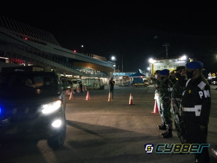 Dandim 0623/ Cilegon Sambut Kedatangan WAKASAD di Pelabuhan ASDP Merak