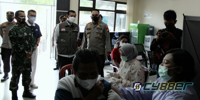 Kapolresta, Walikota dan Dandim 0301 Tinjau Vaksinasi Massal
