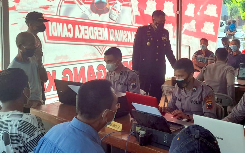 Tinjau Layanan Vaksin, Wakapolres Tegal Kota Ingatkan Disiplin Patuhi Protkes
