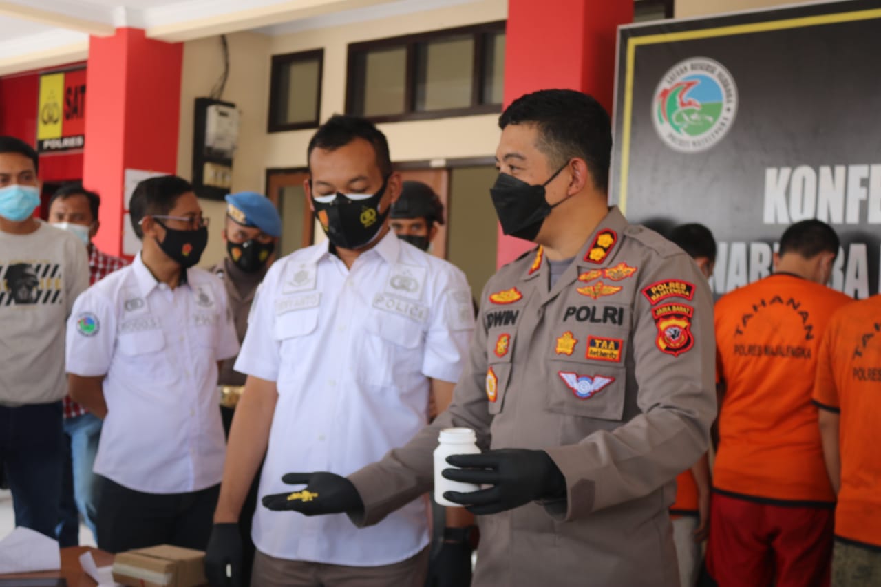 8 Pelaku Pengedar Obat Terlarang dan Miras Diciduk