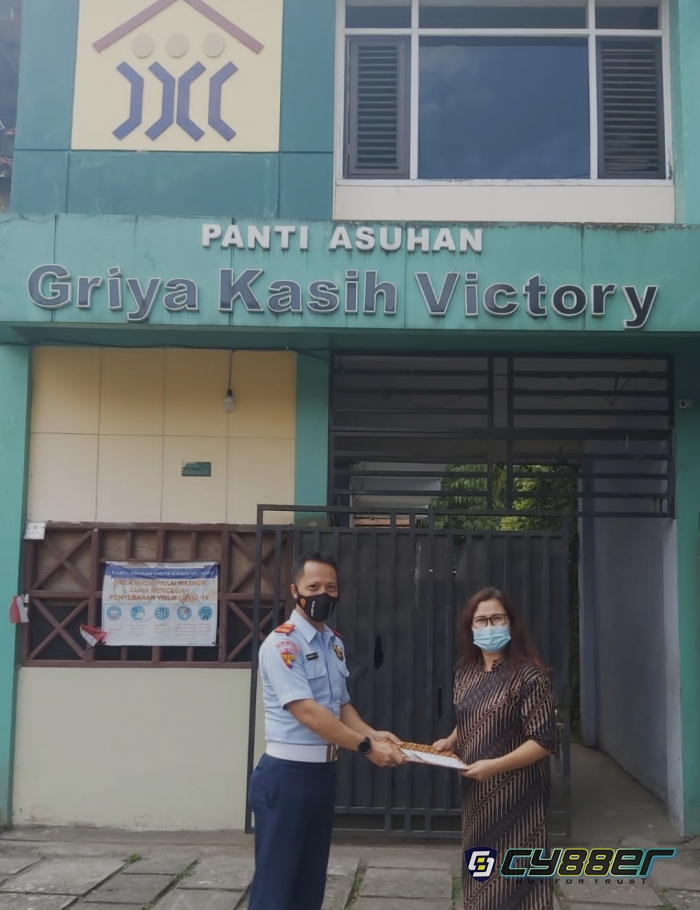Bakti Sosial Serdik Sespimmen Polri Dikreg Ke-61 Memberikan Donasi Ke Panti Asuhan Griya Kasih Victory