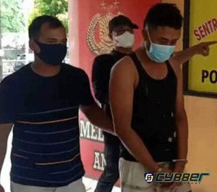Niat Mau Mencuri dan Ingin Memperkosa Janda, Seorang Pria Berkolor Hijau Dihajar Massa