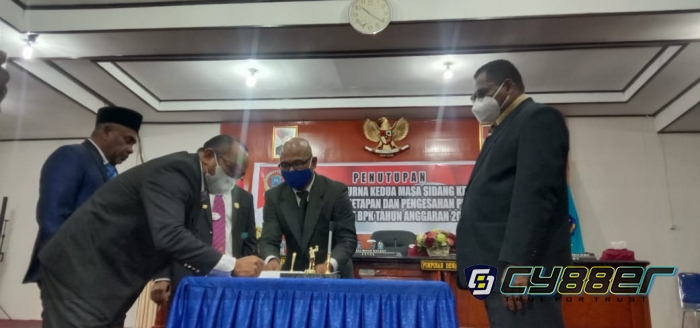 Penutupan Sidang Paripurna, Semua Fraksi Menerima Hasil Audit BPK Tahun 2020 Menjadi Perda Tahun 2021