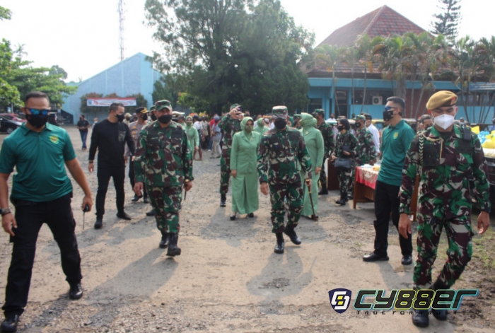 Danrem 064/MY Mendampingi Pangdam III/Siliwangi Pelepasan Paket Sembako