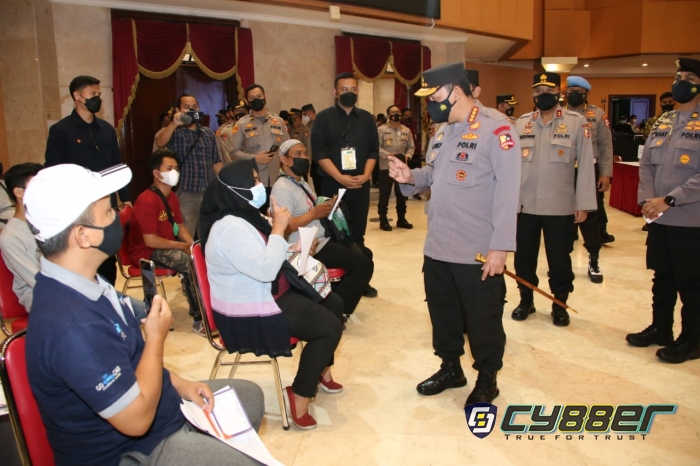 Kapolri Ajak Semua Angkatan Akpol Mempercepat Vaksinasi