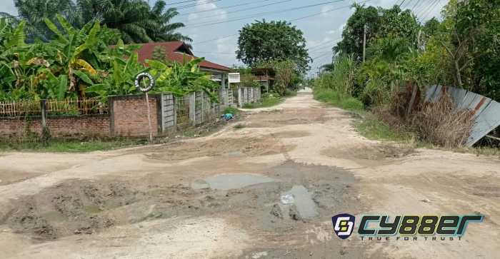 Kantor Kejaksaan Negeri Dibangun, Akses Jalan Kepemukiman Warga Rusak Parah