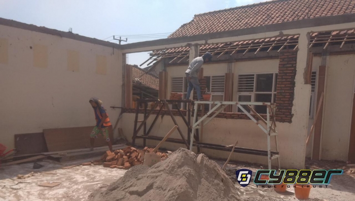 Proyek Rehabilitasi Perpustakaan SMPN 5 Diduga Melanggar Spek