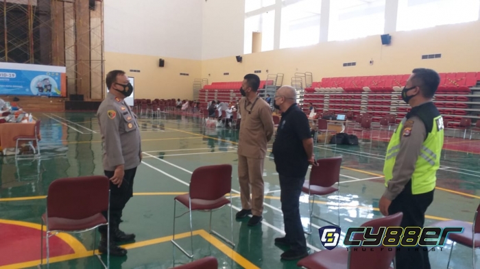 Polsek Pabuaran Lakukan Pengamanan Vaksinasi Tahap II