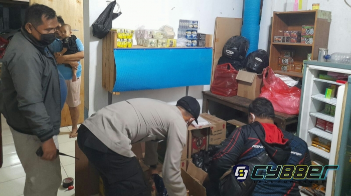 Polsek Serang Amankan 160 Botol Miras Berbagai Merk Dari Beberapa Kios Jamu