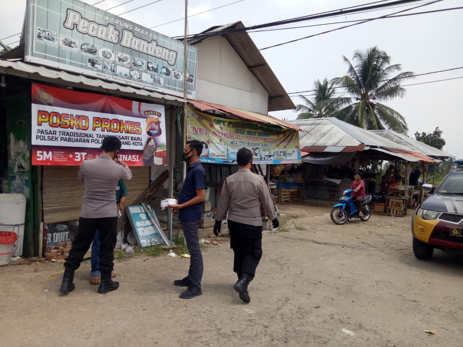 Polsek Pabuaran Gelar Ops Yustisi dan Bagikan Masker