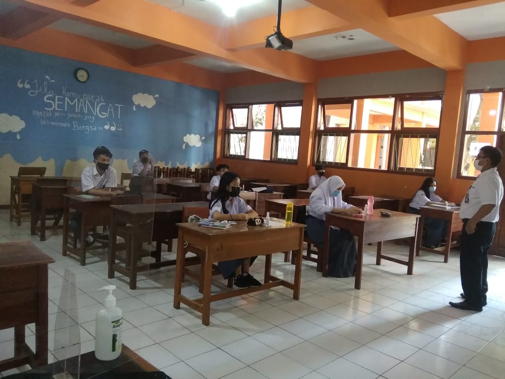 Pembelajaran Tatap Muka Terbatas SMA, SMK di Kota Bandung dengan Protokol Kesehatan Ketat