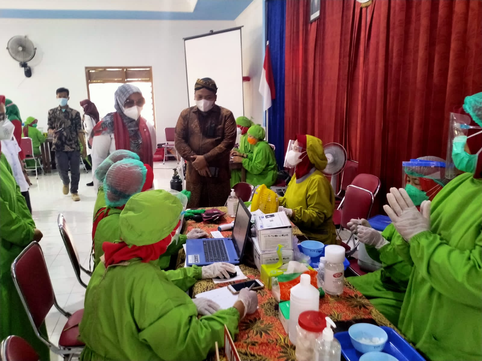 Perkuat Imunitas, 300 Warga Desa Karangdowo Terima Vaksinasi Tahap Pertama