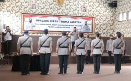 Kapolres Lamsel Pimpin Sertijab Tiga Perwira Jajaranya