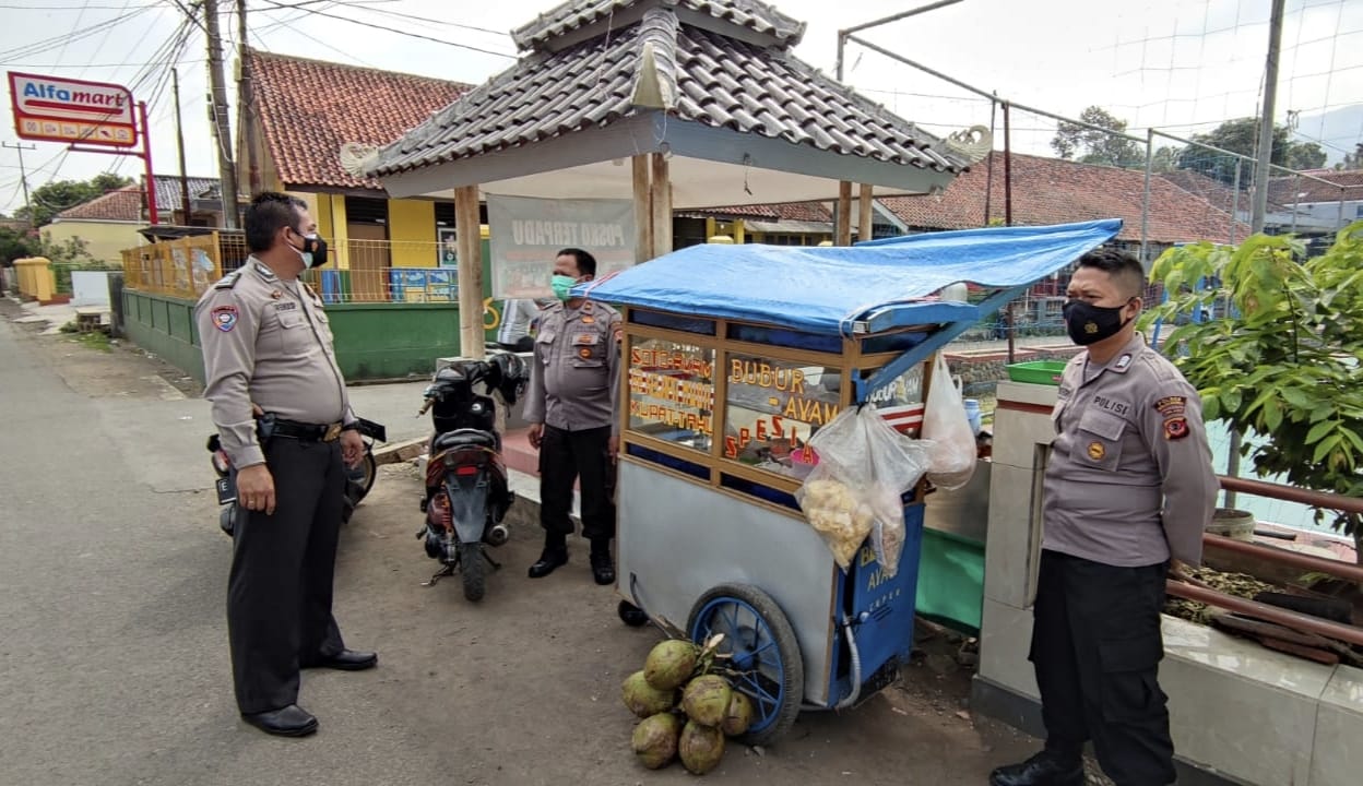 Patroli Dialogis, Polisi Himbau Prokes Kepada Pedagang Kaki Lima