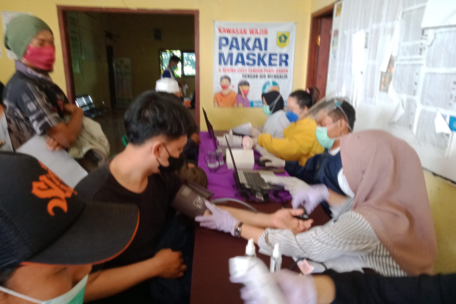 Pemdes Pasir Buncir Gelar Vaksinasi Tahap I dan II