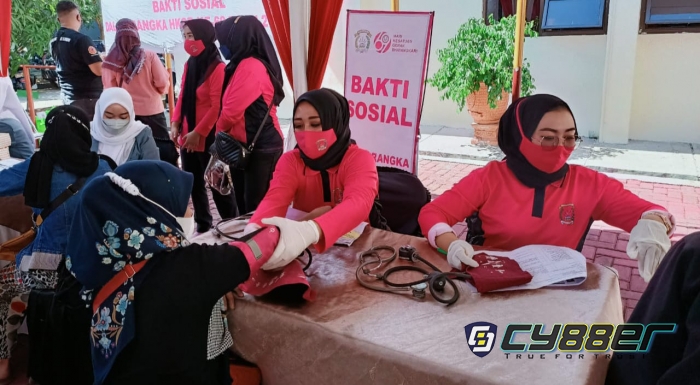 Gebyar Vaksinasi Presisi di Sumedang Dilakukan Oleh Bhayangkari