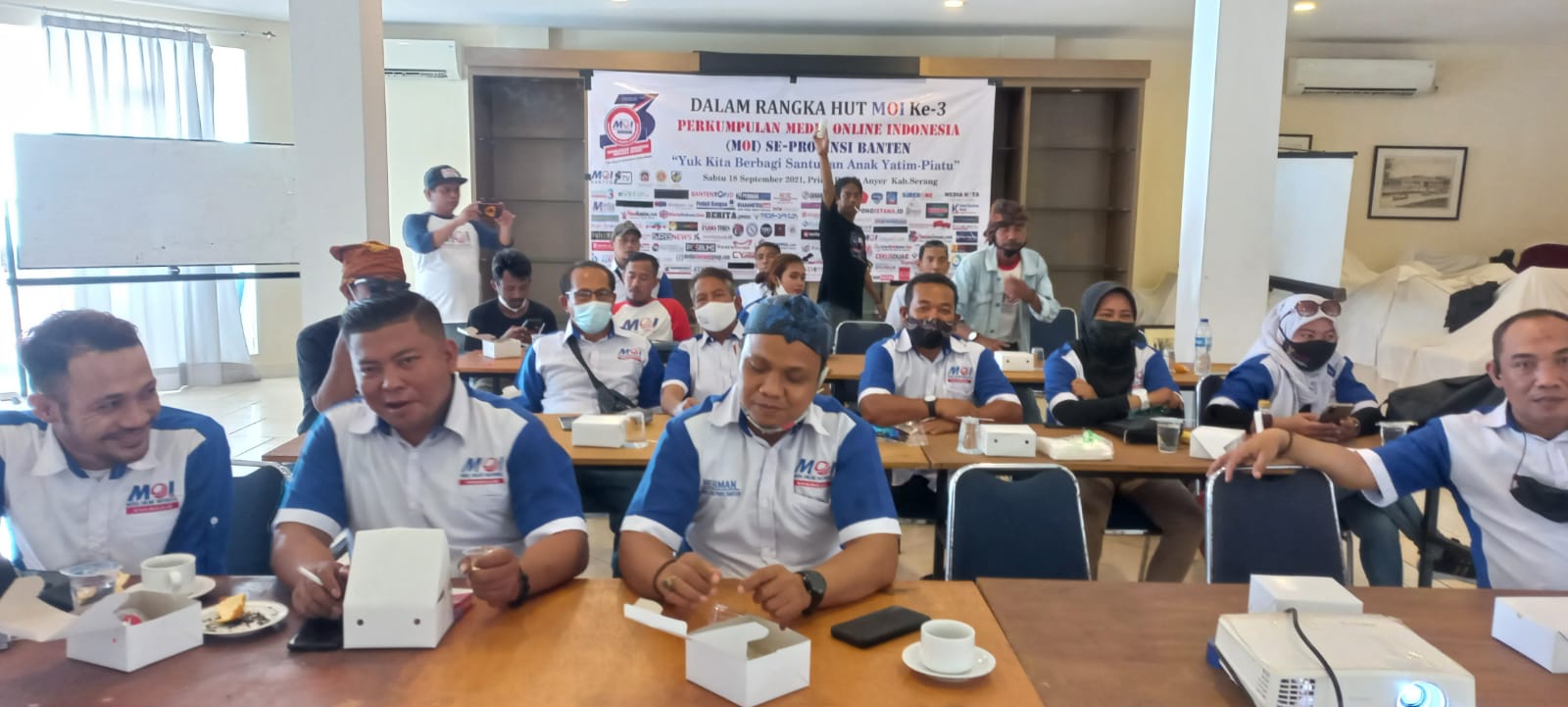 HUT Ke-3 MOI Digelar Secara Virtual Oleh DPP MOI, DPW Banten Berikan Santunan Dan Potong Tumpeng Bersama Pengurus DPC-MOI Kabupaten/Kota