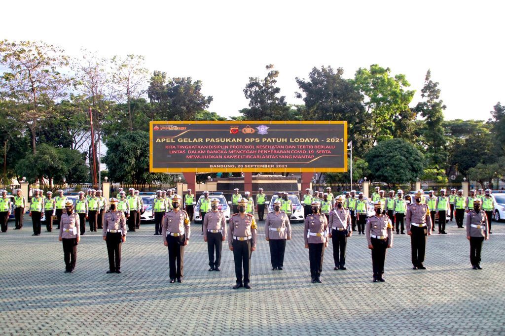 Dir Lantas Polda Jabar Pimpin Apel Gelar Pasukan Ops Patuh Lodaya 2021
