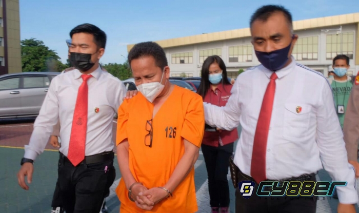 Kepala Dinas Kesehatan Kep. Meranti Diangkut Polda Riau