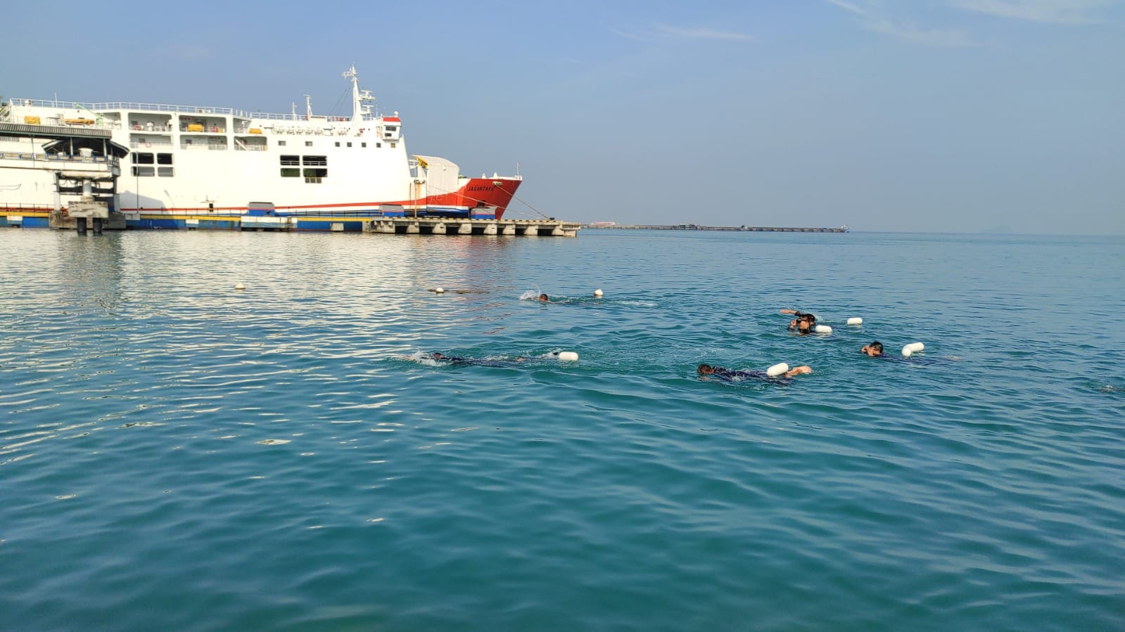 Prajurit Lanal Banten Laksanakan Uji Tangkas Latihan Renang Laut