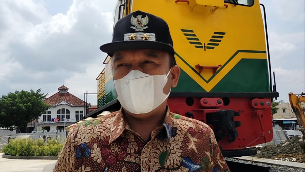 Lokomotif Klasik Berdiri Megah di Taman Pancasila Tegal yang Ikonik