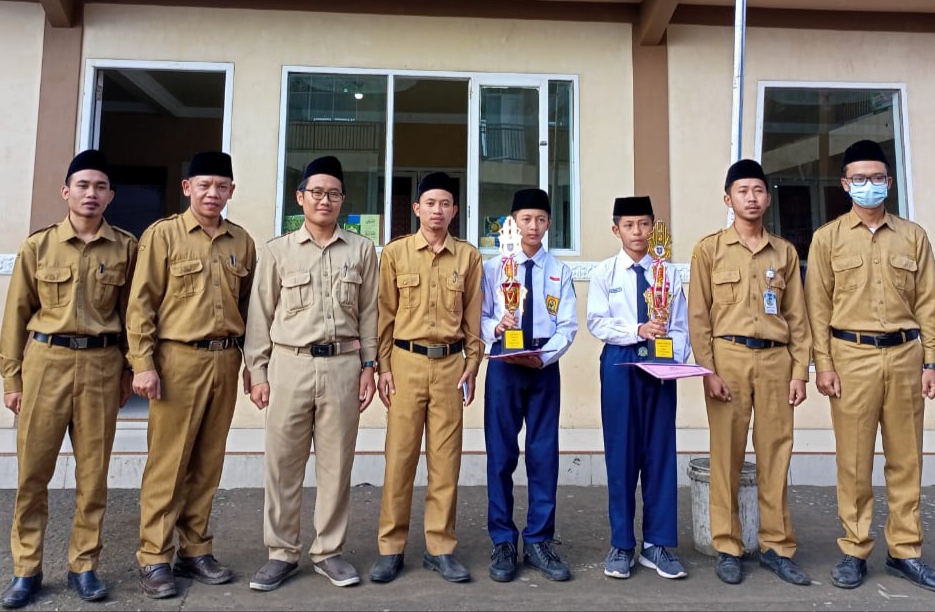 SMP Tarbiyatut Tholibin Toreh Prestasi di Bidang Akademik dan Non Akademik