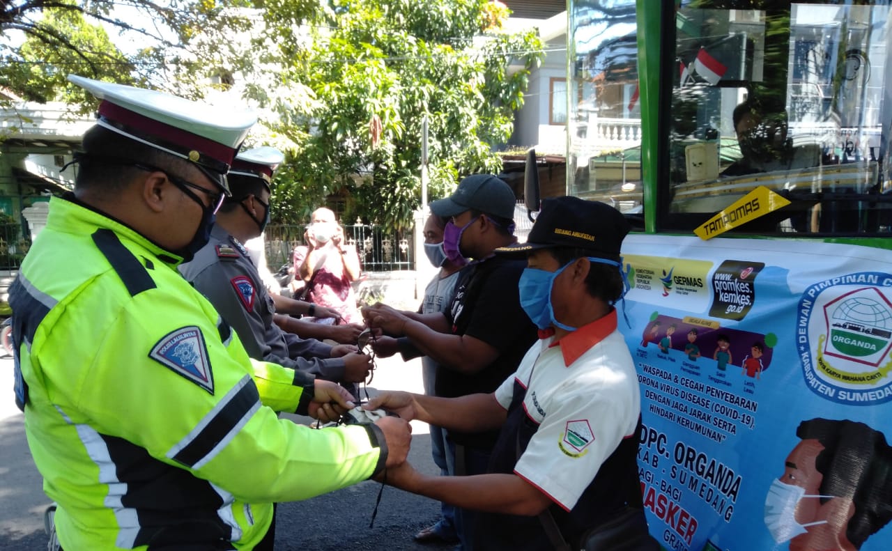 Ops Patuh Lodaya 2021, Polisi Bagikan Masker dan Himbau Prokes
