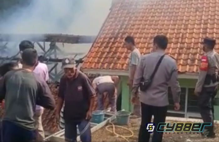 Ruang Gudang di SMPN 1 Sukasari Terbakar