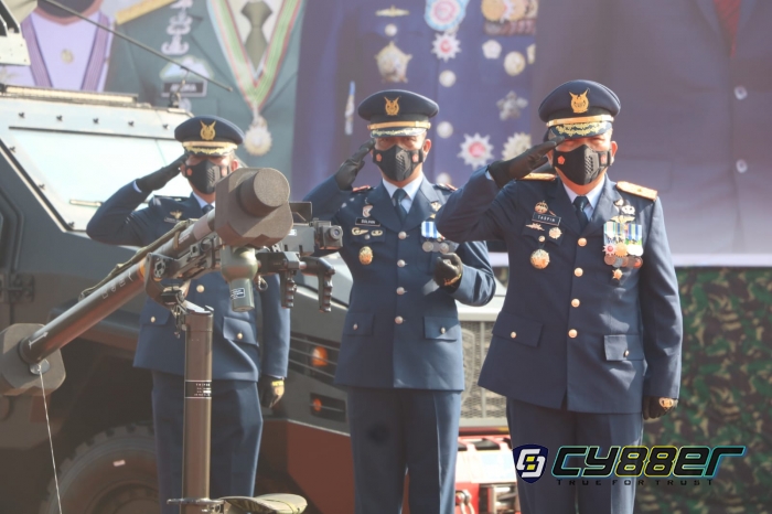 Danpusdiklat Paskhas Ikuti Upacara HUT TNI ke-76