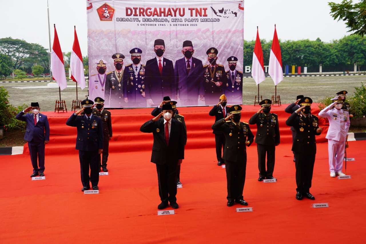 Danrem 064/MY Ikuti Upacara HUT Ke-76 TNI Virtual di Pendopo Gubernur Banten