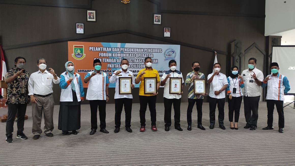 Wali Kota Cilegon Melantik Pengurus FKOTAS