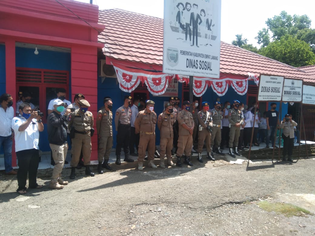Polres Empat Lawang Dampingi Warga Gelar Aksi Damai