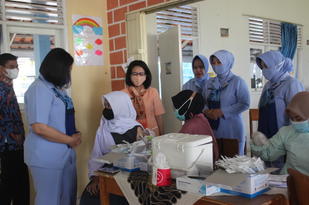 Serbuan Vaksin Kedua Bagi 500 Siswa SMK Angkasa Lanud Sulaiman