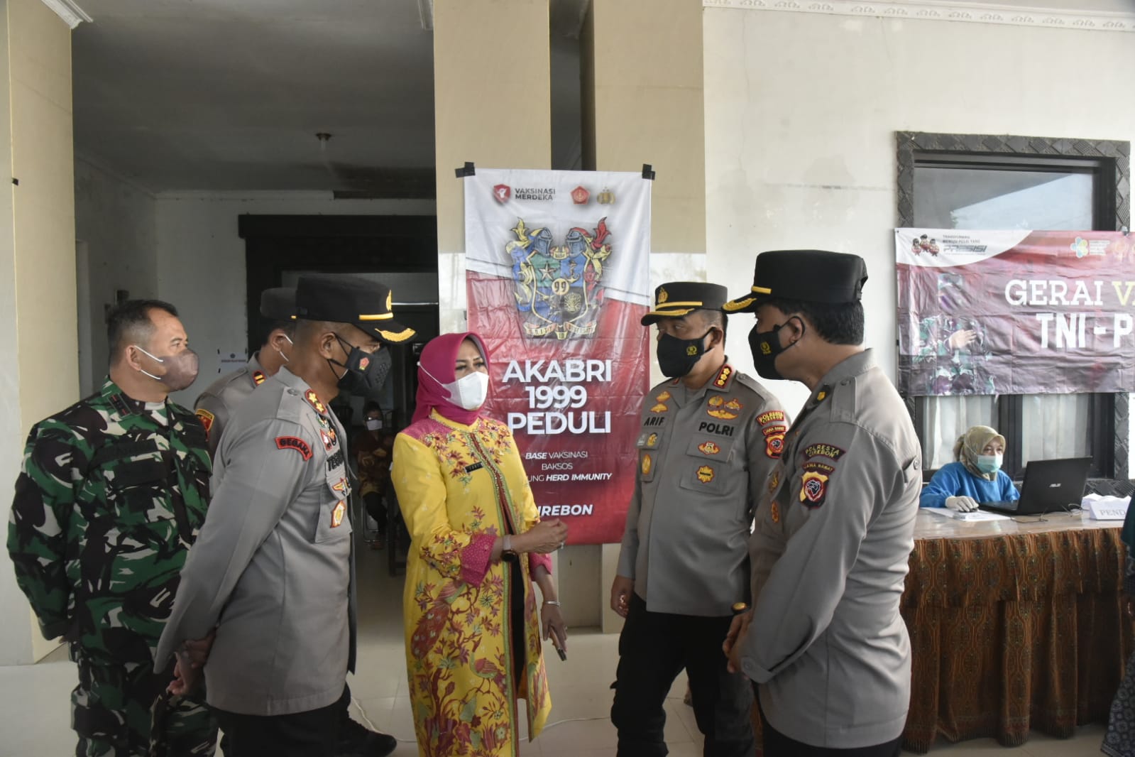 Polresta Cirebon Gelar Vaksinasi Massal di Tiga Lokasi