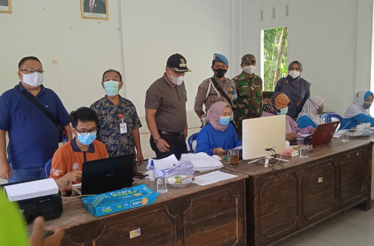 Polsek Banjarsari, Danramil Beserta Muspika Monitoring Pelaksanaan Vaksinasi 