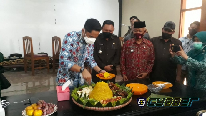 Bunga Desa, Plt Bupati KBB didampingi Camat Padalarang