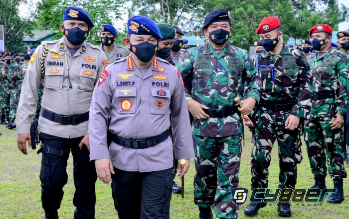 Beri Semangat Prajurit TNI-Polri, Kapolri: Pengabdian Terbaik Kepada Bangsa dan Masyarakat di Papua