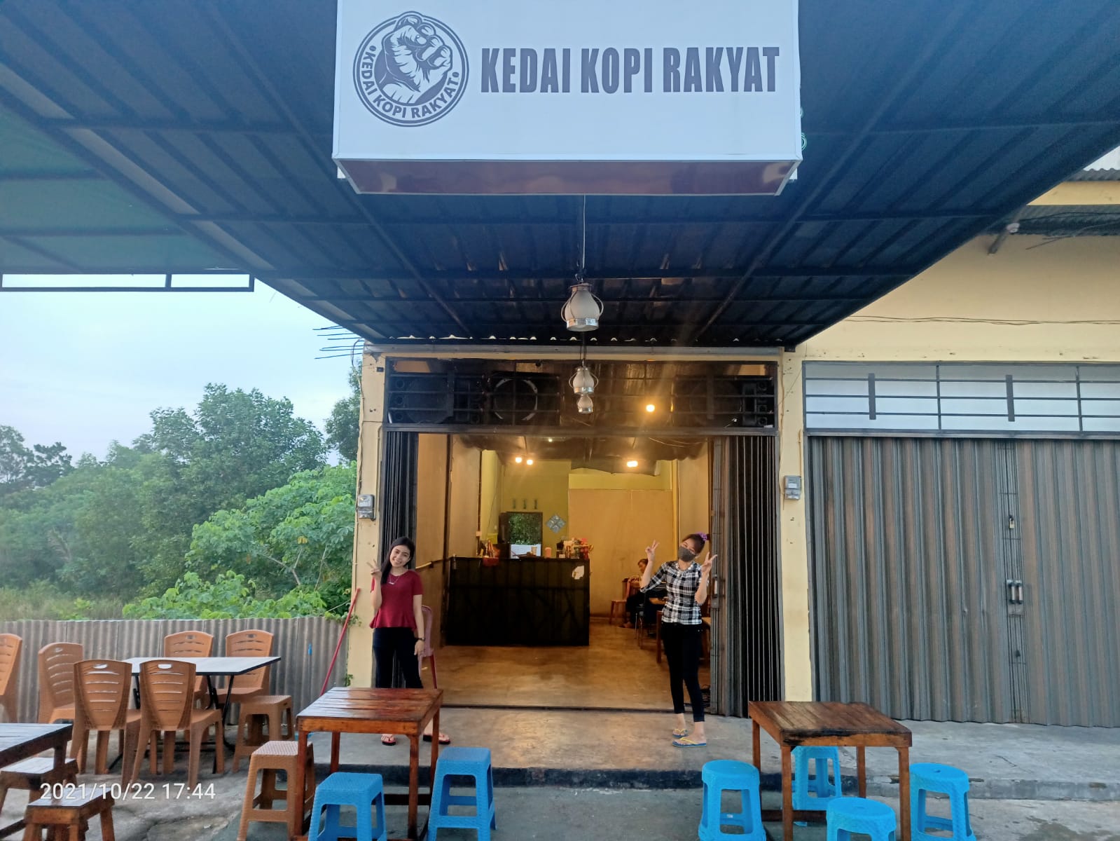 Kedai Kopi Rakyat, Tempat Tongkrongan Segala Usia