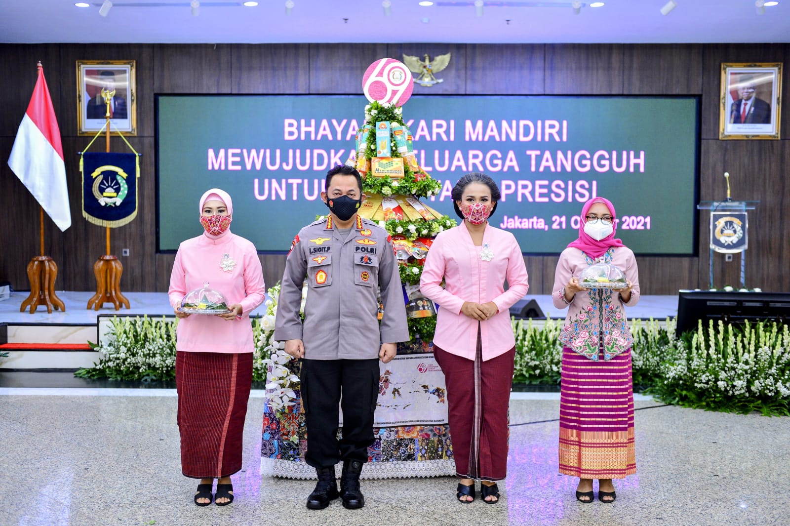 Peringati HKGB ke-69, Kapolri: Polri Kuat Karena Didukung Oleh Bhayangkari 