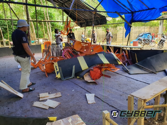 Penjudi Sabung Ayam di Kebun Karet Kocar Kacir Saat Digrebek Polisi