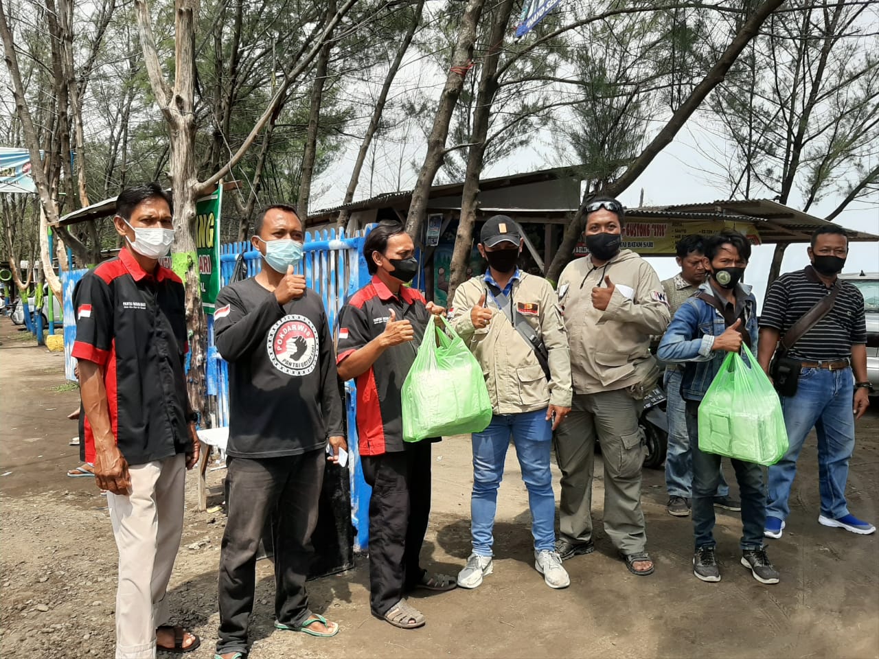 Sambut HUT Ke 2 IWO Tegal Bagikan Santunan kepada Anak Yatim 